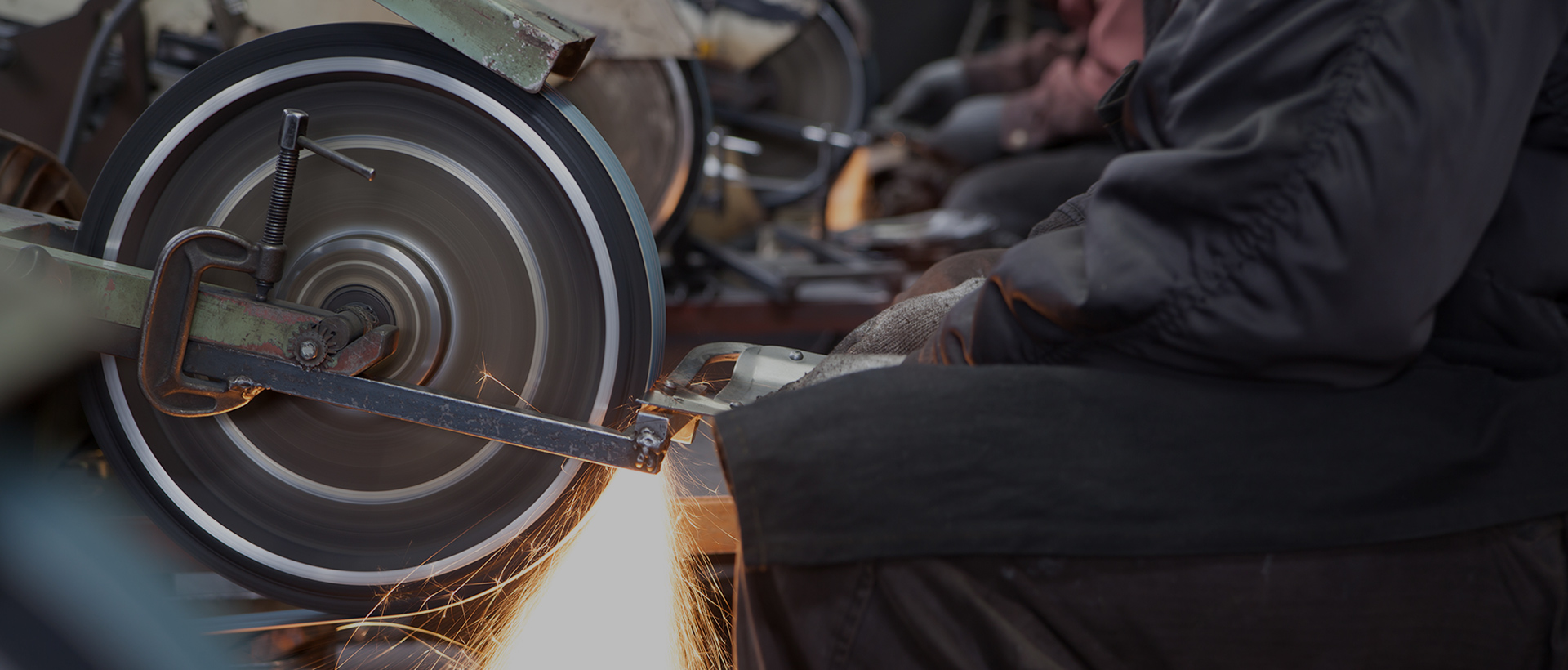 表面仕上げのプロフェッショナルSurface Finishing Professional